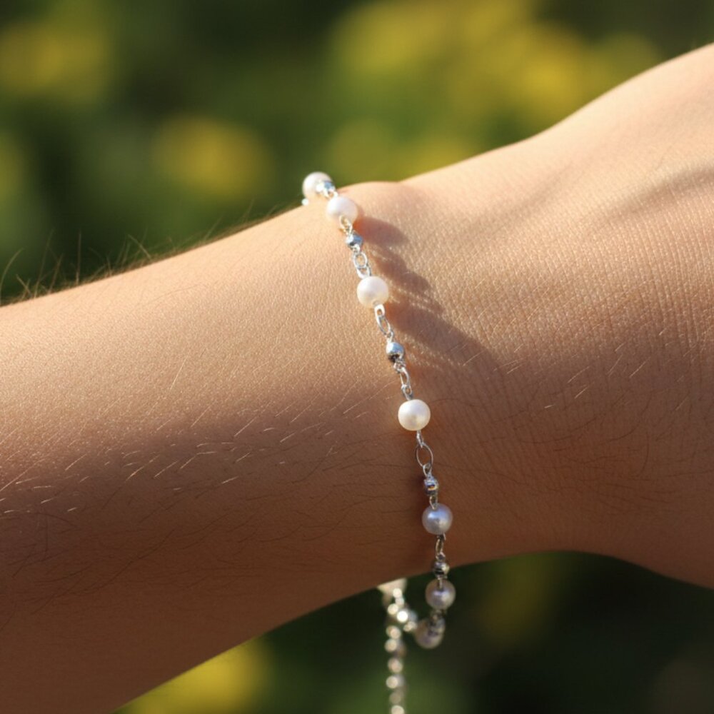 "Trendy Handmade Bracelet – A Stylish Gift for Women & Girls, MAR092160